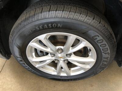 2017 Chevrolet Equinox LS   - Photo 20 - Saint Louis, MI 48880-9800