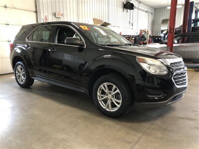 2017 Chevrolet Equinox LS   - Photo 4 - Saint Louis, MI 48880-9800