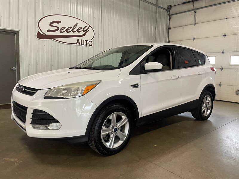 2014 Ford Escape SE   - Photo 1 - Saint Louis, MI 48880-9800