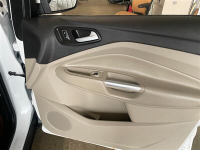 2014 Ford Escape SE - Photo 17 - Saint Louis, MI 48880-9800