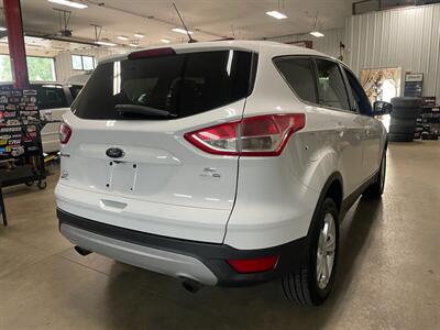 2014 Ford Escape SE - Photo 6 - Saint Louis, MI 48880-9800