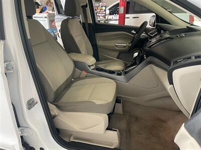 2014 Ford Escape SE - Photo 15 - Saint Louis, MI 48880-9800