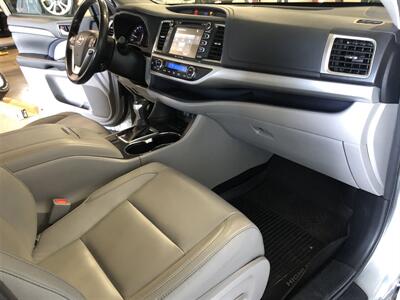 2018 Toyota Highlander XLE   - Photo 26 - Saint Louis, MI 48880-9800