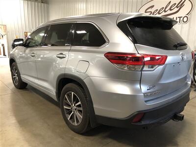 2018 Toyota Highlander XLE   - Photo 3 - Saint Louis, MI 48880-9800