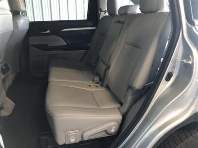 2018 Toyota Highlander XLE   - Photo 18 - Saint Louis, MI 48880-9800