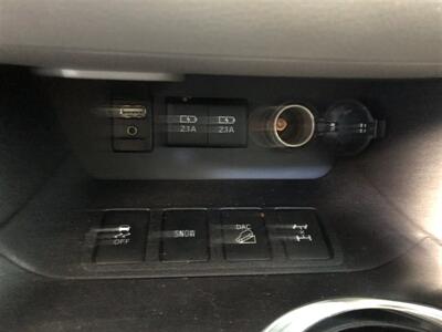 2018 Toyota Highlander XLE   - Photo 16 - Saint Louis, MI 48880-9800