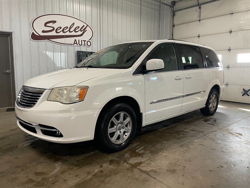 2013 Chrysler Town and Country Touring  