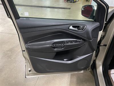 2018 Ford Escape SE - Photo 17 - Saint Louis, MI 48880-9800