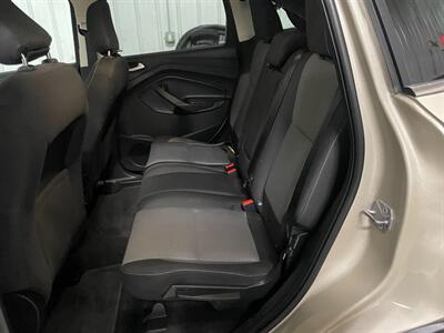 2018 Ford Escape SE - Photo 12 - Saint Louis, MI 48880-9800