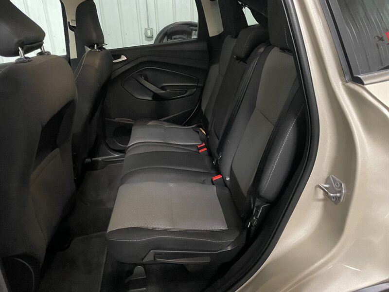 2018 Ford Escape SE - Photo 12 - Saint Louis, MI 48880-9800