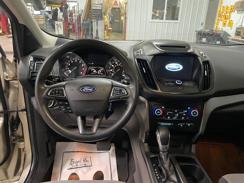 2018 Ford Escape SE - Photo 6 - Saint Louis, MI 48880-9800