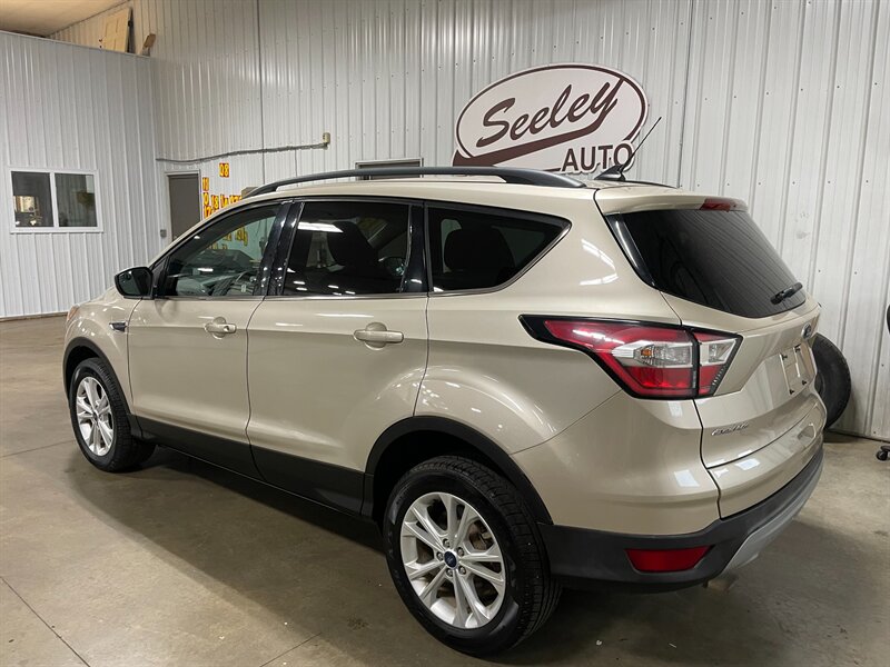 2018 Ford Escape SE - Photo 3 - Saint Louis, MI 48880-9800