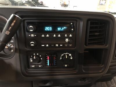 2004 GMC Sierra 2500 Work Truck   - Photo 13 - Saint Louis, MI 48880-9800