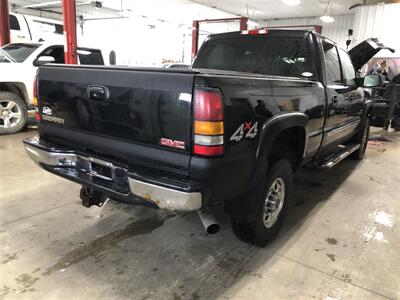 2004 GMC Sierra 2500 Work Truck   - Photo 6 - Saint Louis, MI 48880-9800