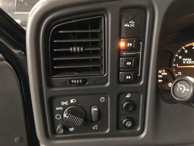 2004 GMC Sierra 2500 Work Truck   - Photo 10 - Saint Louis, MI 48880-9800