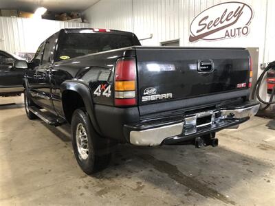 2004 GMC Sierra 2500 Work Truck   - Photo 3 - Saint Louis, MI 48880-9800