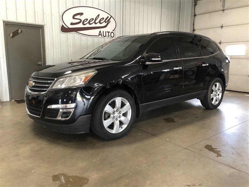 2016 Chevrolet Traverse LT - Photo 1 - Saint Louis, MI 48880-9800
