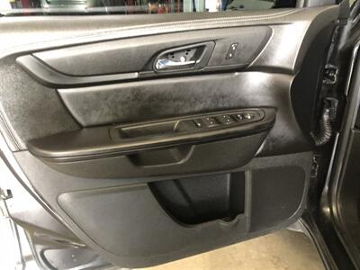 2016 Chevrolet Traverse LT   - Photo 19 - Saint Louis, MI 48880-9800