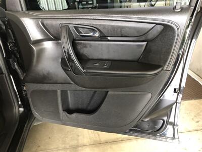 2016 Chevrolet Traverse LT   - Photo 17 - Saint Louis, MI 48880-9800