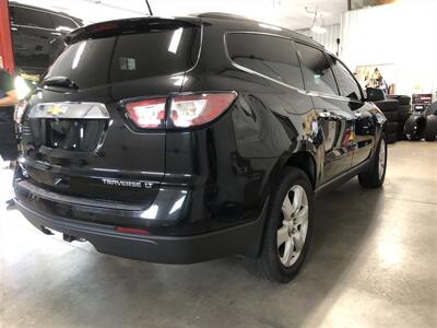 2016 Chevrolet Traverse LT   - Photo 5 - Saint Louis, MI 48880-9800