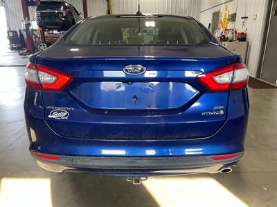 2015 Ford Fusion Hybrid SE - Photo 23 - Saint Louis, MI 48880-9800