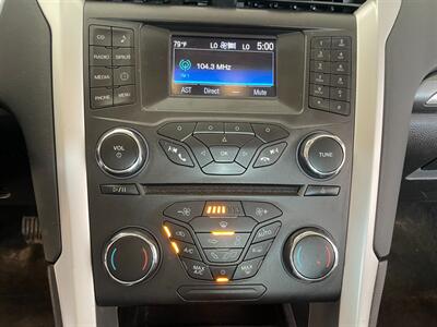2015 Ford Fusion Hybrid SE - Photo 14 - Saint Louis, MI 48880-9800