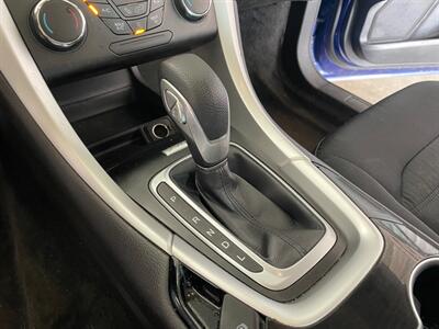 2015 Ford Fusion Hybrid SE - Photo 13 - Saint Louis, MI 48880-9800