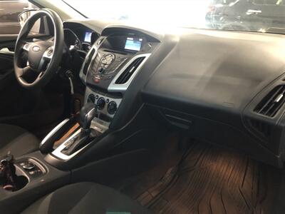 2013 Ford Focus SE   - Photo 17 - Saint Louis, MI 48880-9800