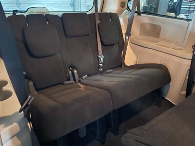 2017 Dodge Grand Caravan SE - Photo 16 - Saint Louis, MI 48880-9800