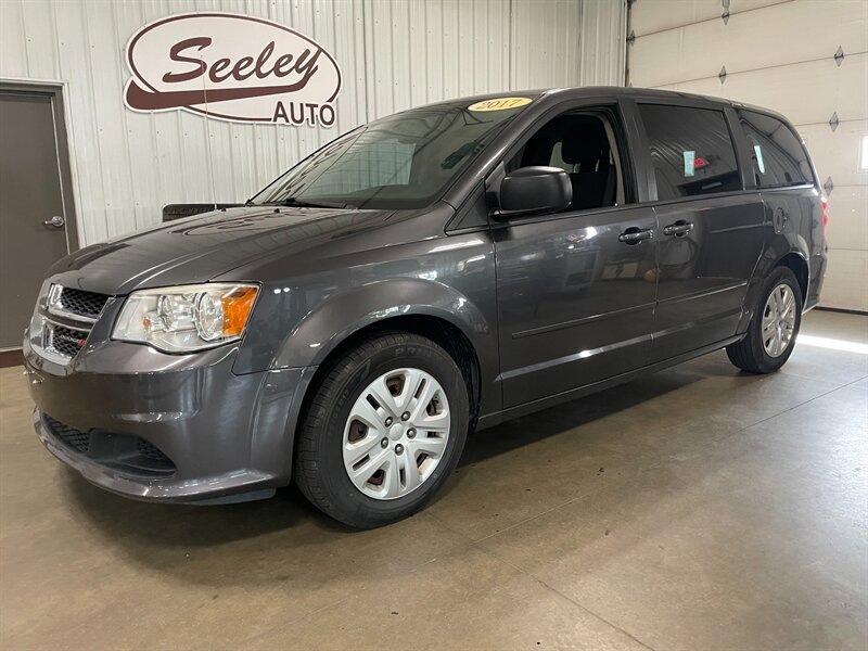 2017 Dodge Grand Caravan SE   - Photo 1 - Saint Louis, MI 48880-9800