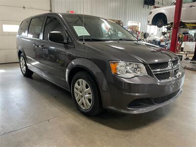 2017 Dodge Grand Caravan SE - Photo 5 - Saint Louis, MI 48880-9800