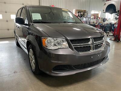 2017 Dodge Grand Caravan SE - Photo 4 - Saint Louis, MI 48880-9800