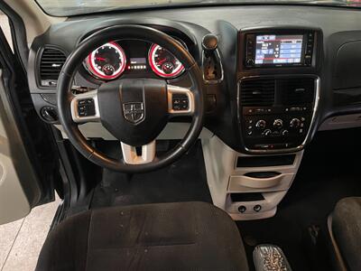 2017 Dodge Grand Caravan SE - Photo 8 - Saint Louis, MI 48880-9800