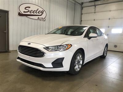 2020 Ford Fusion SE   - Photo 2 - Saint Louis, MI 48880-9800