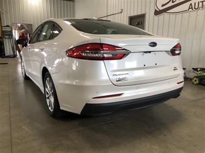 2020 Ford Fusion SE   - Photo 3 - Saint Louis, MI 48880-9800