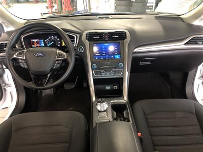 2020 Ford Fusion SE   - Photo 7 - Saint Louis, MI 48880-9800