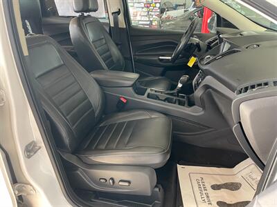 2017 Ford Escape SE - Photo 18 - Saint Louis, MI 48880-9800