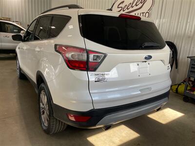 2017 Ford Escape SE - Photo 3 - Saint Louis, MI 48880-9800