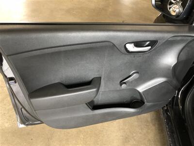 2018 Kia Rio 5-Door LX   - Photo 22 - Saint Louis, MI 48880-9800