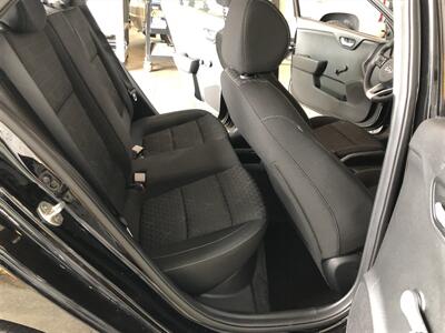 2018 Kia Rio 5-Door LX   - Photo 19 - Saint Louis, MI 48880-9800