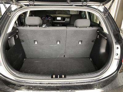 2018 Kia Rio 5-Door LX   - Photo 21 - Saint Louis, MI 48880-9800
