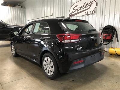 2018 Kia Rio 5-Door LX   - Photo 3 - Saint Louis, MI 48880-9800