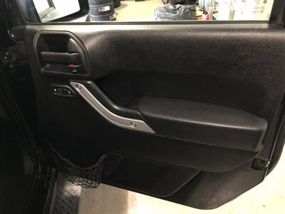 2011 Jeep Wrangler Sahara   - Photo 18 - Saint Louis, MI 48880-9800