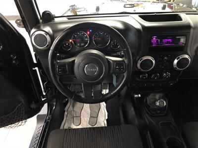 2011 Jeep Wrangler Sahara   - Photo 7 - Saint Louis, MI 48880-9800