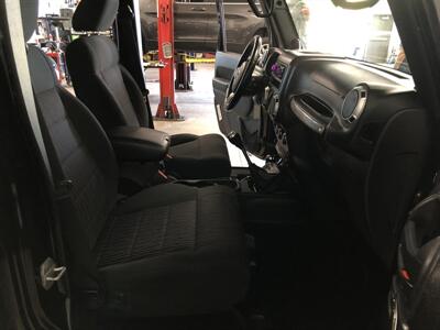 2011 Jeep Wrangler Sahara   - Photo 14 - Saint Louis, MI 48880-9800