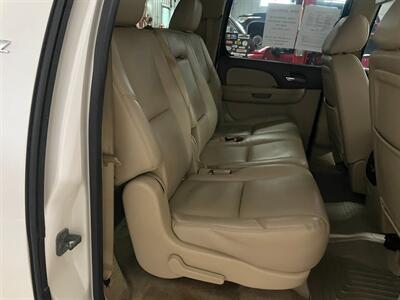 2012 Chevrolet Suburban LTZ   - Photo 25 - Saint Louis, MI 48880-9800