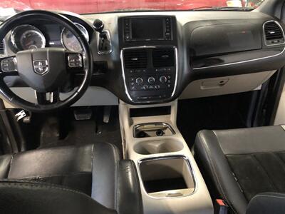 2017 Dodge Grand Caravan SXT   - Photo 11 - Saint Louis, MI 48880-9800