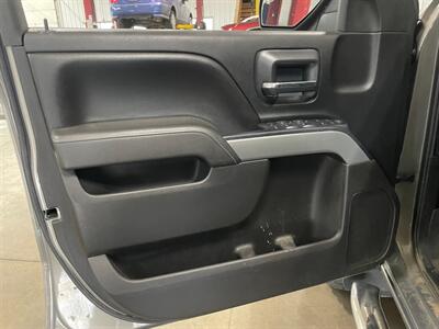 2017 Chevrolet Silverado 1500 LT   - Photo 20 - Saint Louis, MI 48880-9800