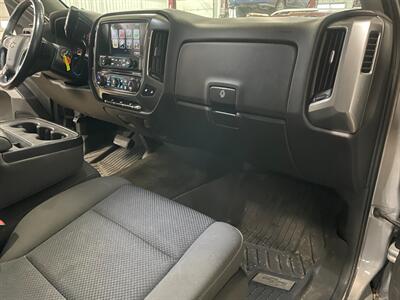 2017 Chevrolet Silverado 1500 LT   - Photo 18 - Saint Louis, MI 48880-9800
