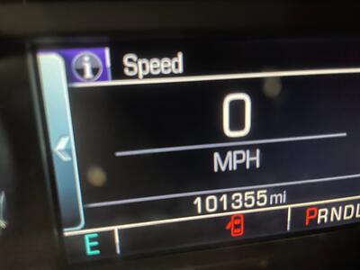 2017 Chevrolet Silverado 1500 LT   - Photo 9 - Saint Louis, MI 48880-9800